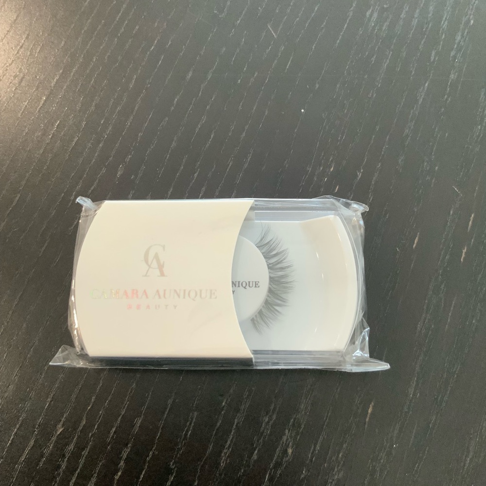6 Assorted Eyelash Bundle! - Picture 5 of 8